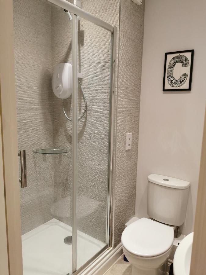 Axiom Apartment - Beautiful Stylish 2 Bed. Τσέλτενχαμ Εξωτερικό φωτογραφία